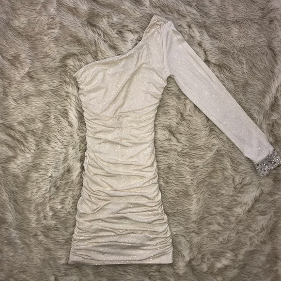 Charlotte Russe Dresses & Skirts - ‼️SOLD‼️Charlotte Russe sparkly dress
